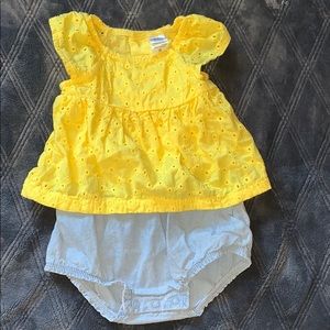 Cute yellow outfit